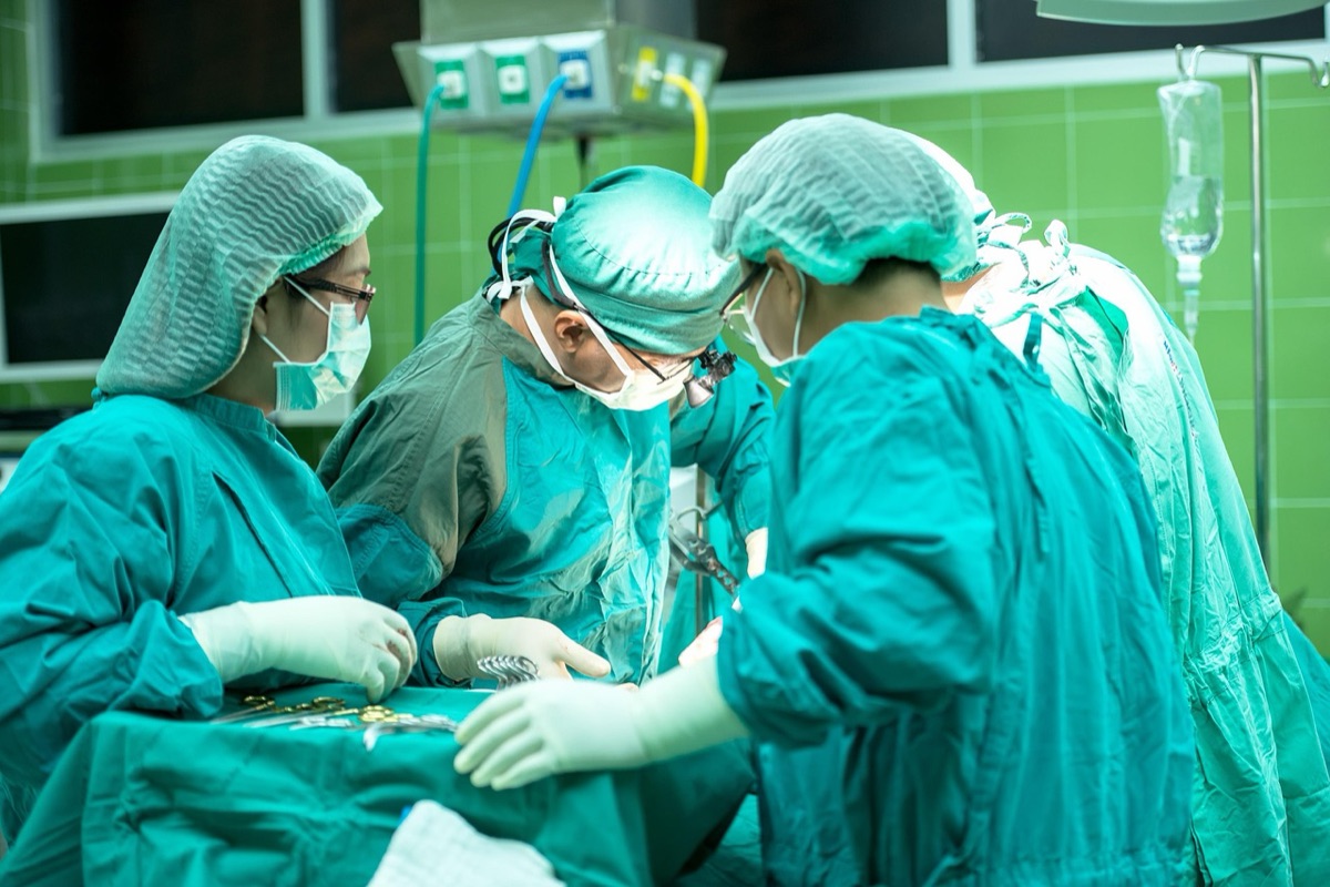 hospitaal operatiekamer met chirurgische team