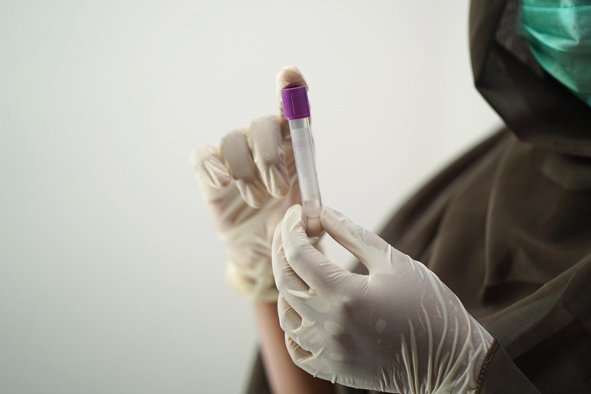 Medische voorraad van vaccins in een gecontroleerde koelopslag.